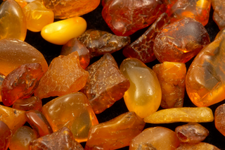 Tumble polished amber