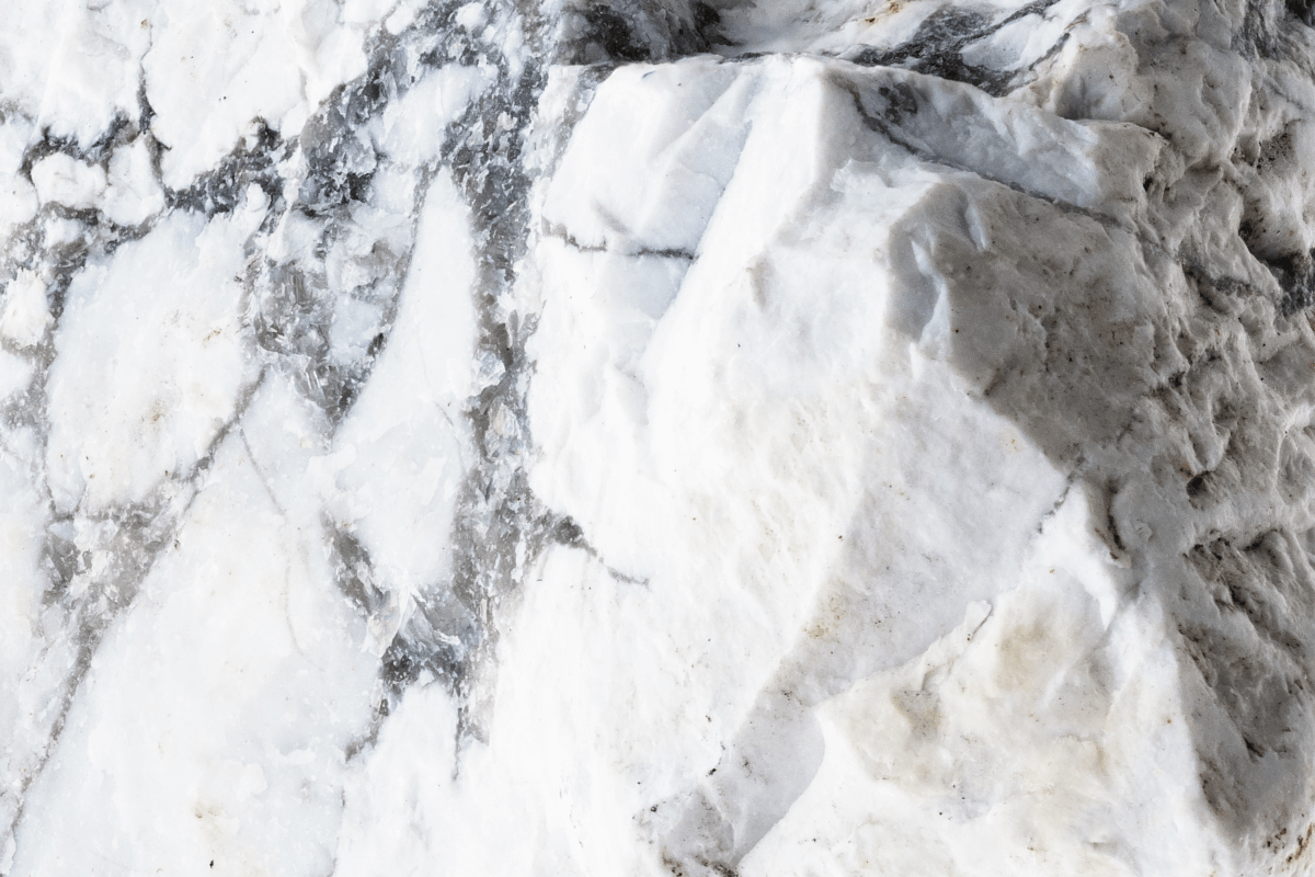 A Guide to Howlite: Meaning, Properties and Everyday Uses – HAWKHOUSE