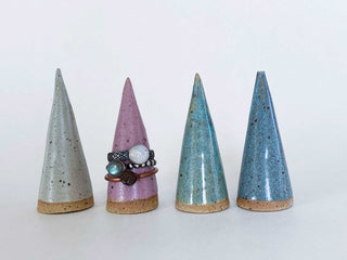HAWKHOUSE Ceramic cone small | Jewelry display
