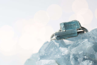 Oxidized Silver Aquamarine crystal ring | Raw aquamarine ring