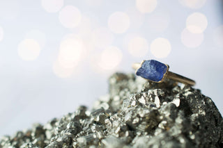 SALE Gold Tanzanite ring | Stone stacking ring