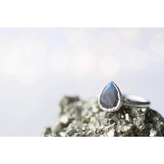 HAWKHOUSE SILVER + GOLD RINGS Silver - 7 Silver Labradorite feldspar ring | Silver Labradorite Ring