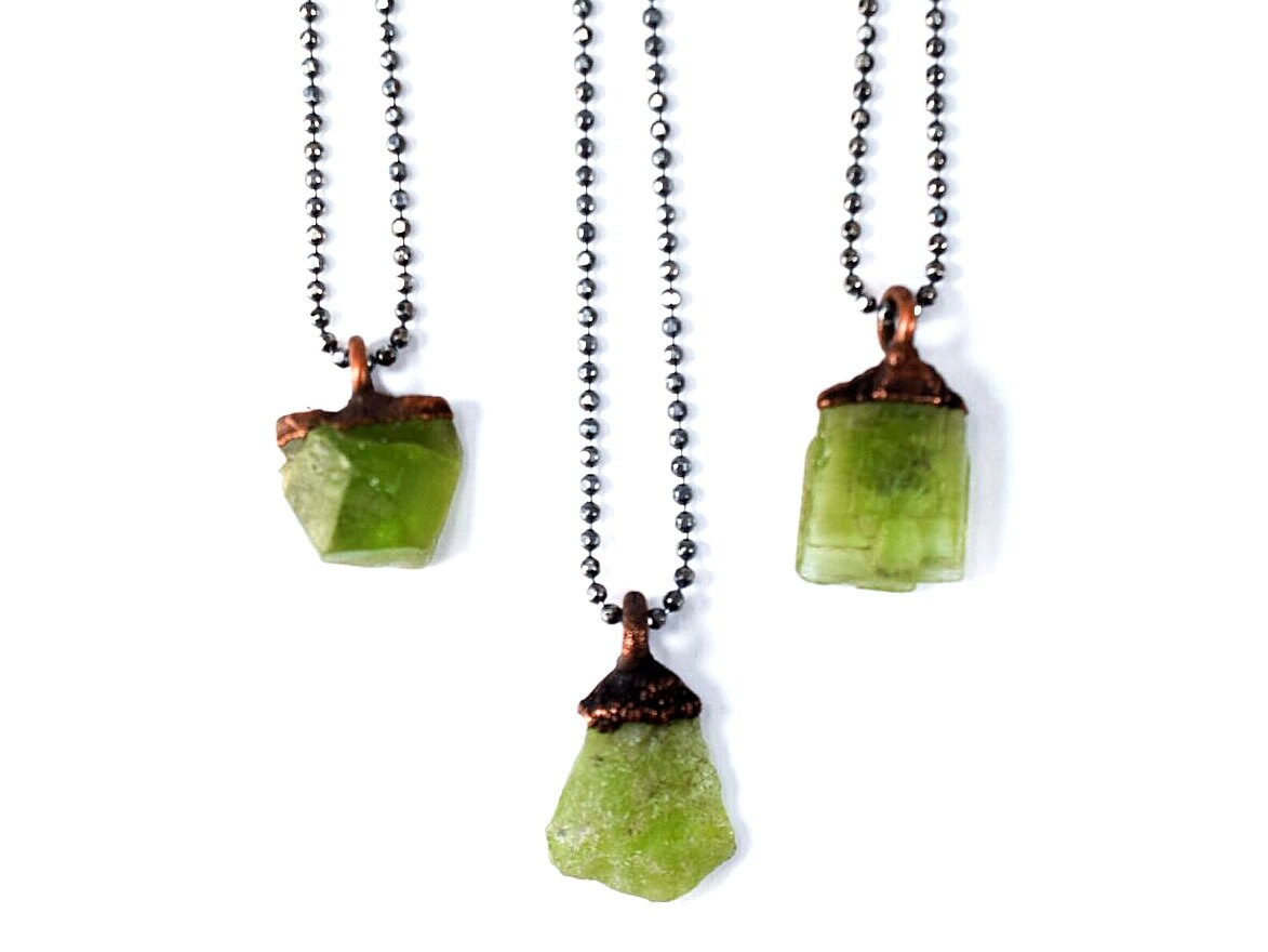 Natural Peridot Triple Stone Raw Pendant In Sterling Silver With Neck Chain  – Zowawi