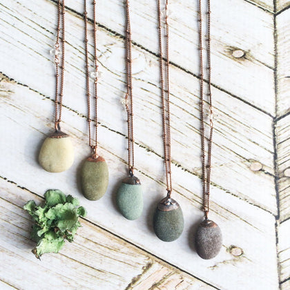 Beach pebble necklace | Raw stone necklace